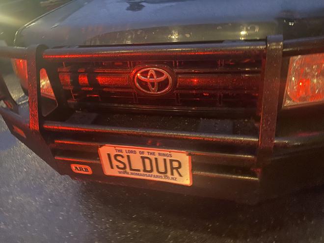A final car with the license plate 'ISLDUR'